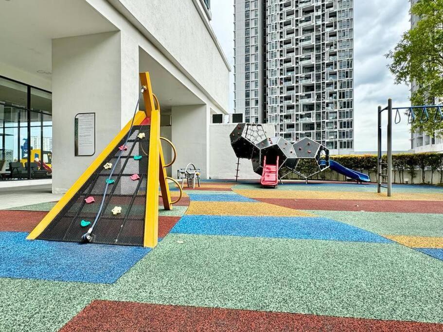 Service In Bukit Jalil Apartment *
